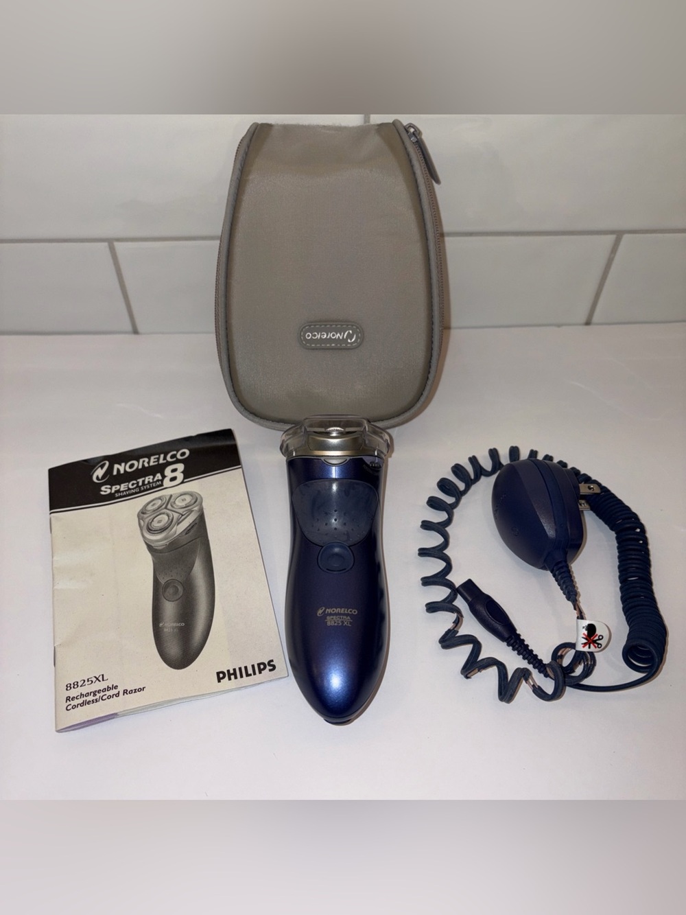 Phillips Norelco Spectra 8825XL Mens Cordless Rechargeable Electric Shaver 007